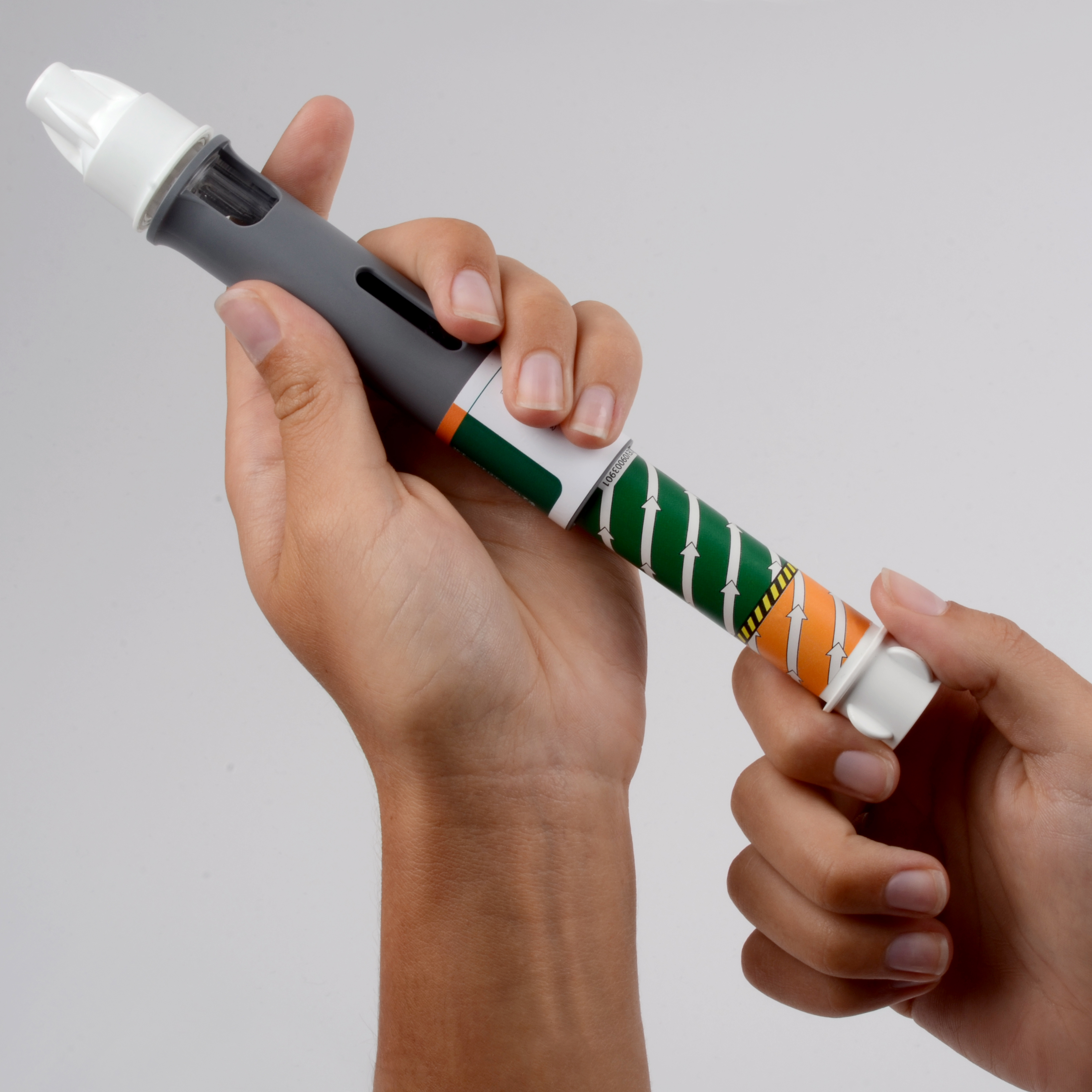 The unique device (BYDUREON Pen) eliminates the need for patients to transfer medication between the vial and syringe during self-injection. 