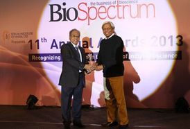 Dr SD Ravetkar, executive director, Serum Institute of India receives the BioSpectrum-ABLE award for BioPharma Company of the Year from Dr K VijayRaghavan, secretary, DBT 