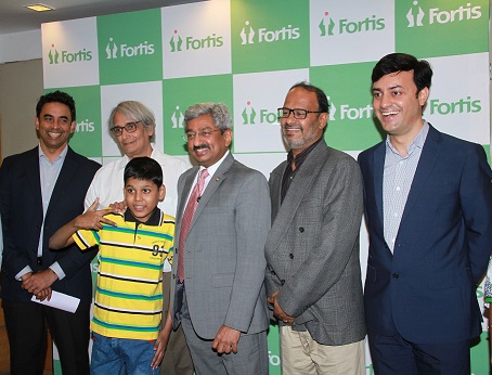 (L-R- Raj Gore, Dr KR Balakrishnan, Dr Vivek Jawali, Dr Murali Chakravarthy & Dr Manish Mattoo with Master Kushal)