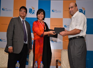 Ms Sangita Reddy, Joint MD of Apollo Hospitals and Mr Neeraj Garg, CEO of AHLL, have a ceremonial change of guard with Mr Naresh Rao, Group Chief Financial Officer, Nova