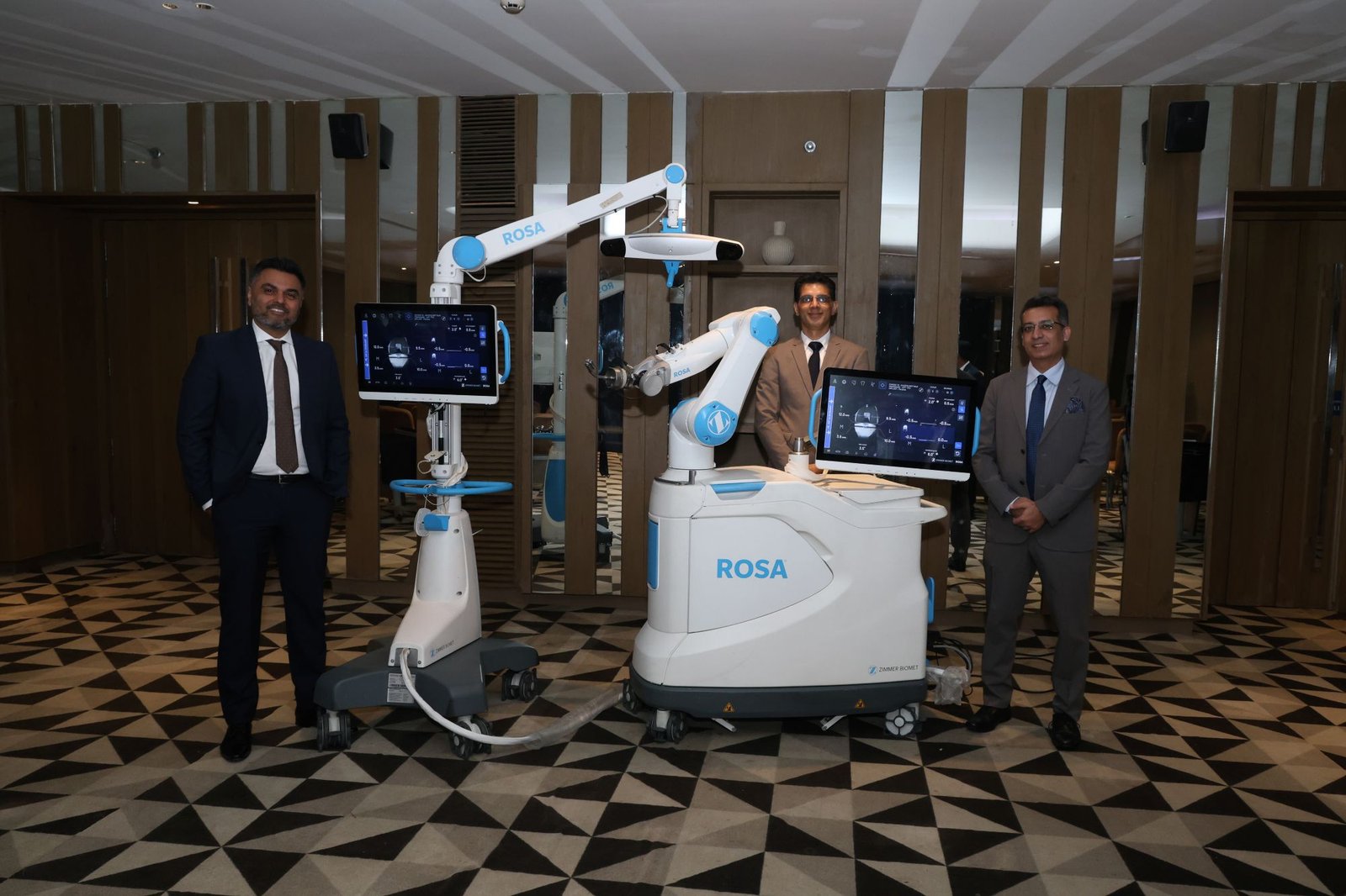 Zimmer Biomet launches ROSA® Knee with OptimiZe™ in India to advance ...